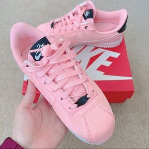 Nike Cortez Basic Sneakers